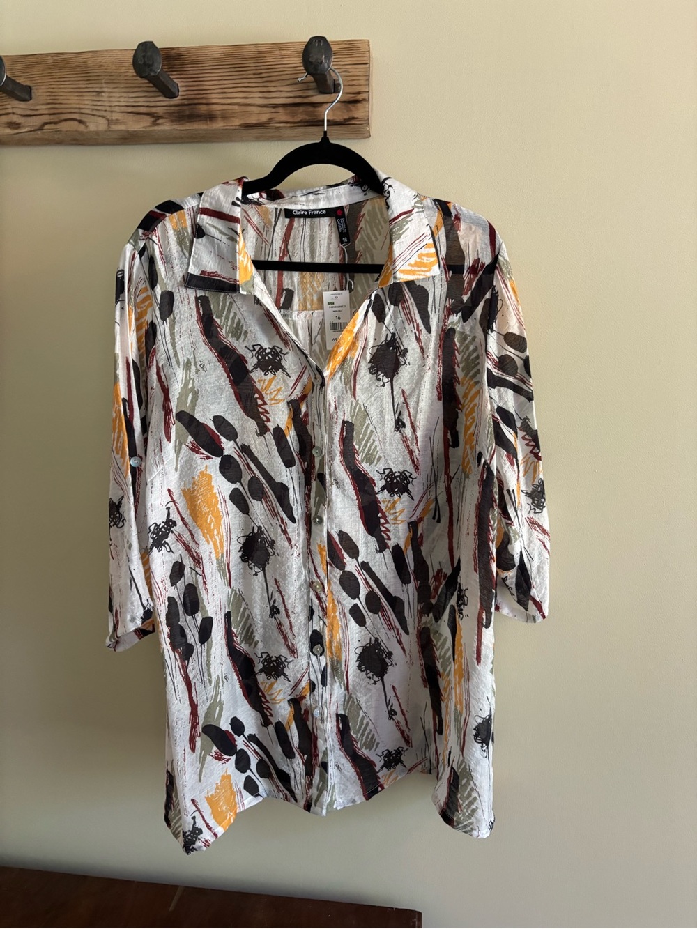 156.) NWT / Claire France / Abstract-Print Button-Front Blouse - Picture 4 of 10